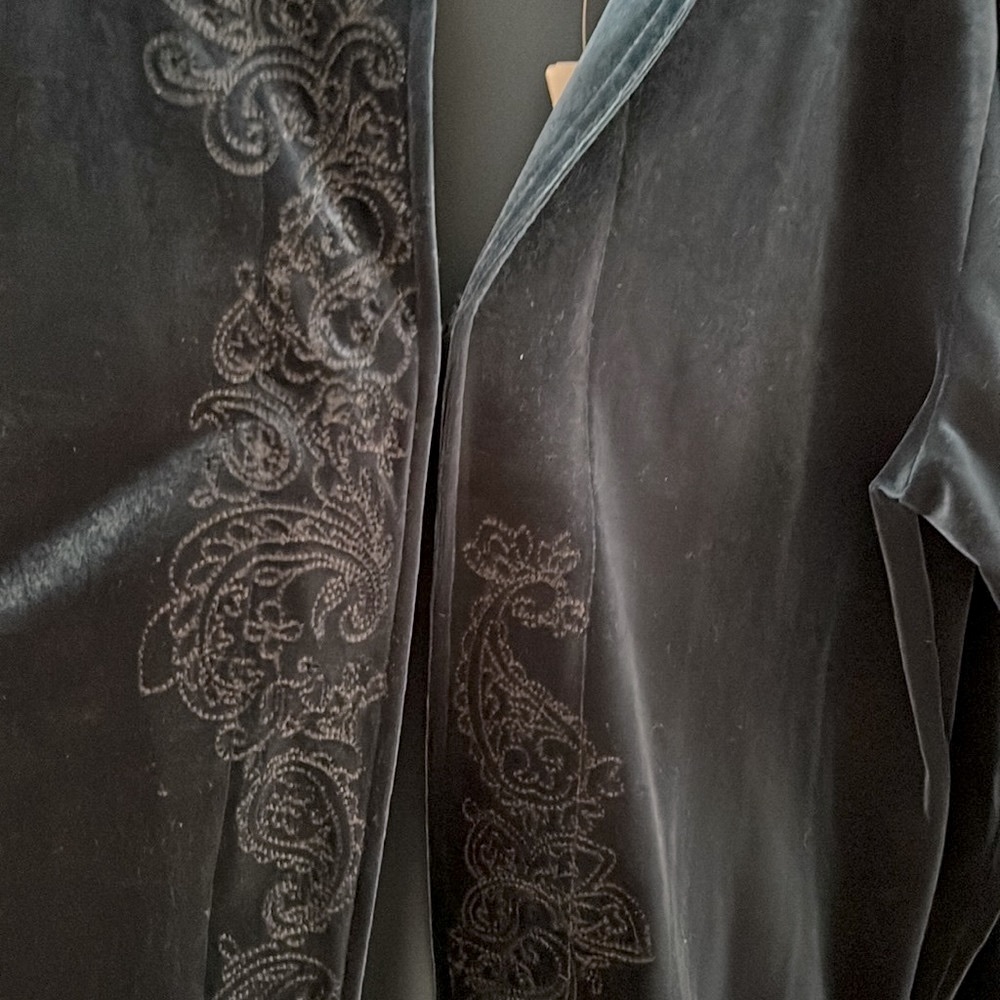 Chico’s Velvet Embroidered Cardigan Size 3  Green Scroll Tonal Trim NWT - Picture 9 of 17